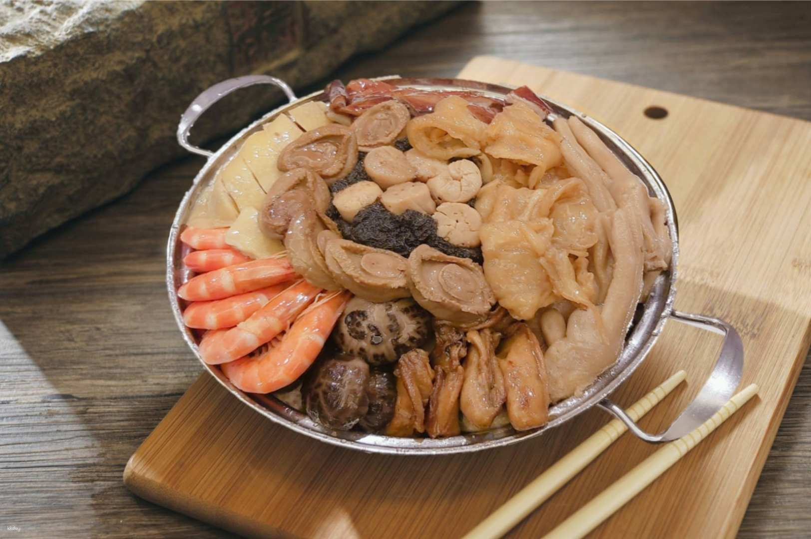 【盆菜推介2023】一品鮑魚盆菜 6位用｜雲海匯、囍慶科學園、囍慶顯徑｜外賣自取 - Photo 1 of 8